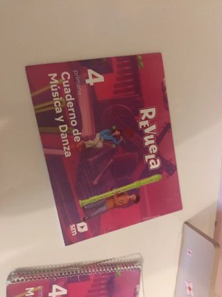 Libro Música y Danza 4 Primaria SM Revuela