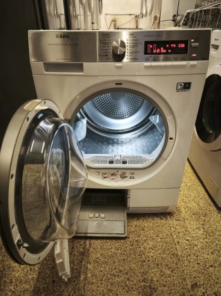 Secadora AEG 8kg Bomba Calor