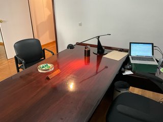 Mesa de escritorio de madera