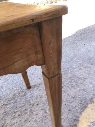 Mesa baja antigua