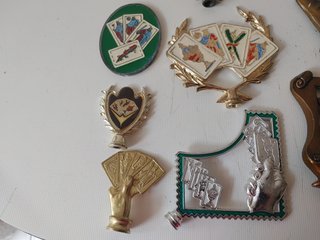 Lote 12 Insignias y medallas Vintage Cartas Juego