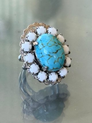 Anello vintage cabochon celeste e strass