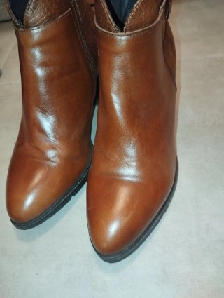 Botines de tacón en piel marrón Sergio Turri