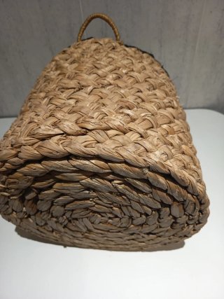 Taburete mimbre y cuero