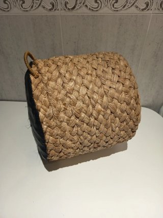 Taburete mimbre y cuero