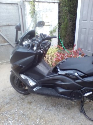 Yamaha T Max XP500A Maxi Scooter Negra