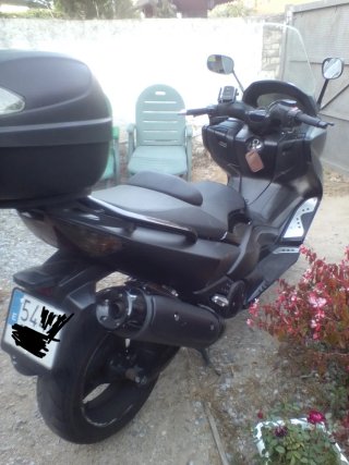 Yamaha T Max XP500A Maxi Scooter Negra