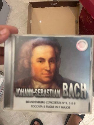 CD di musica classica con opere di Beethoven, Mozart, Johann Strauss e Bach