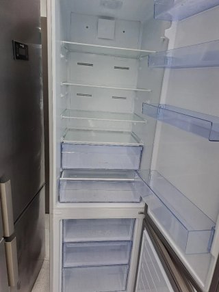 Nevera Beko Plateada Combi Garantía + Envío