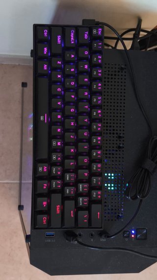Teclado Mecánico Redragon Dragonborn 61 Teclas