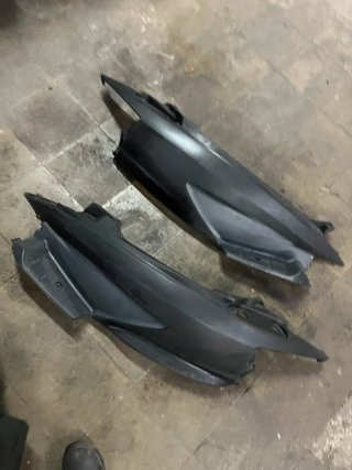 Laterales Suzuki Burgman 125 200