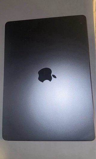 MacBook Air 13 M3 2024 media noche