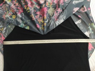 Top negro estampado floral