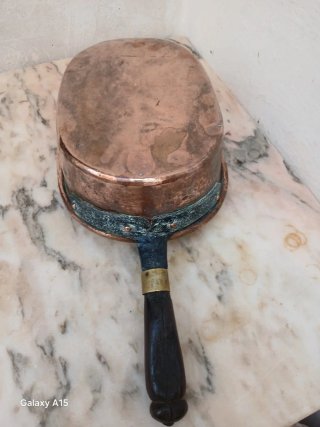 Cacerola antigua de cobre