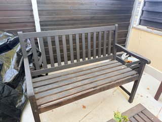 Conjunto sillon mesa y sillas jardin