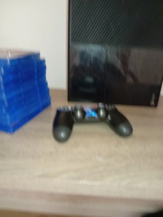 Consola PS4 y Xbox One con mando i cable