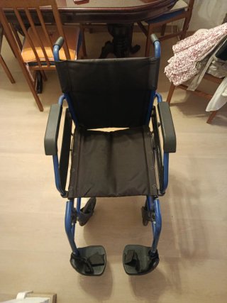 Silla de ruedas plegable