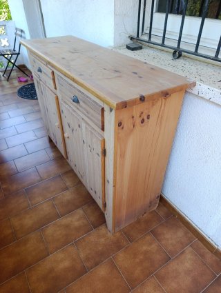 Aparador de madera para restaurar