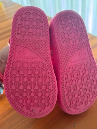 Chanclas rosas velcro T.25