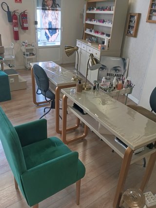 Mobiliario Peluquería: Sillones y Reposapiés