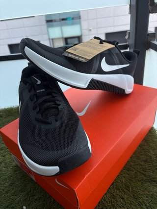 Zapatillas Nike Running Negras y Blancas