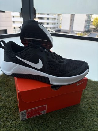 Zapatillas Nike Running Negras y Blancas