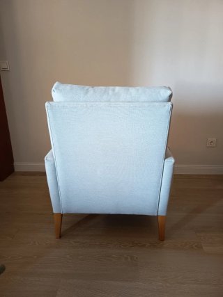 Butaca azul verdoso tela y madera