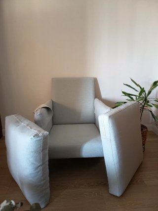 Butaca azul verdoso tela y madera