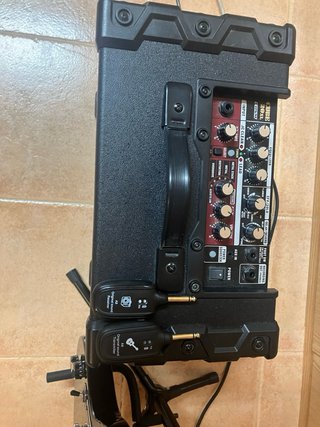 Guitarra zurda + Amplificador Roland 20 XL