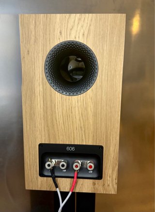 BOWERS & WILKINS 607 S3 - con garantia y caja