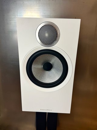 BOWERS & WILKINS 607 S3 - con garantia y caja