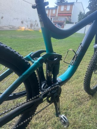 Bicicleta Enduro Giant reing