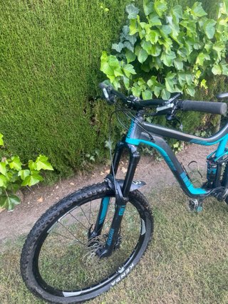 Bicicleta Enduro Giant reing