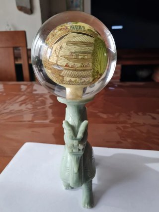 Figura dragón de jade con esfera