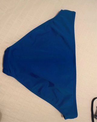 Braga bikini azul con detalle rosa Talla M