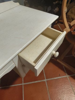 Escritorio infantil / Aparador