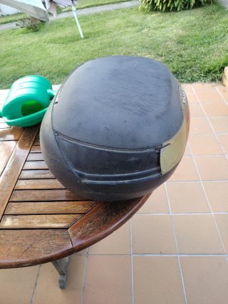 Baúl trasero moto. shad