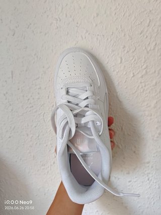 Zapatillas Puma Blancas y Rosas