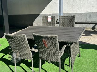 Nueva terraza de mesa + 4 sillas