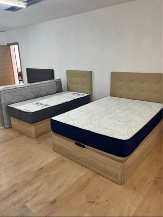 Canapés de madera y tela liquidación
