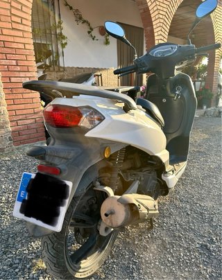 Peugeot Scooter Tweet 125
