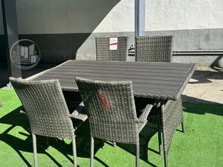 Nueva terraza de mesa + 4 sillas