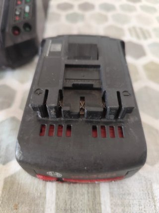 Cargador y Batería Bosch AL 1860 CV