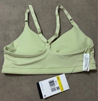 Sujetador deportivo verde dri-fit de Nike talla S