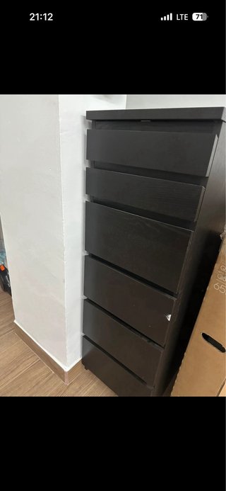 Cómoda IKEA 7 cajones negra/marrón