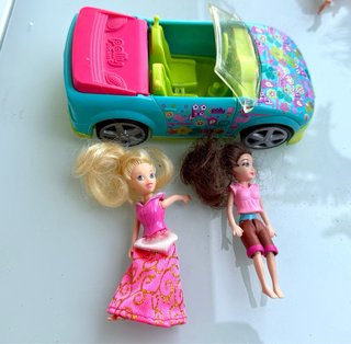 Dos Muñecas con Coche Polly Pocket