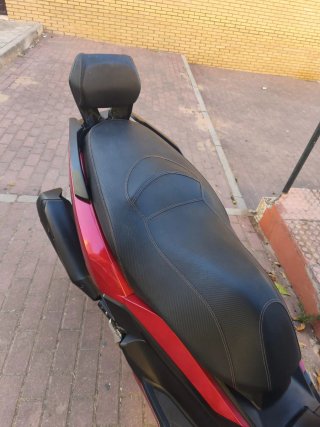 SYM GTS 125 Roja Scooter Automática