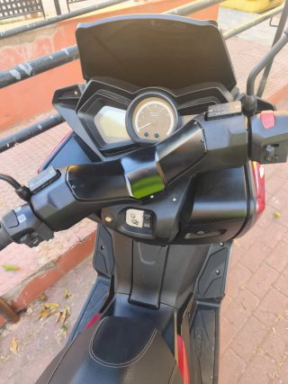 SYM GTS 125 Roja Scooter Automática