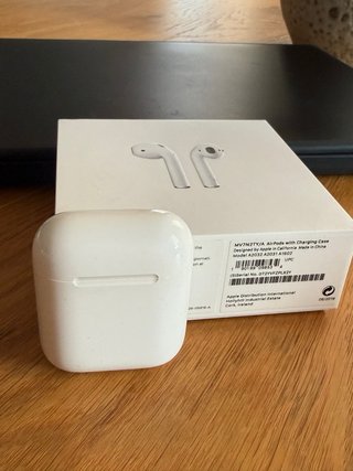 AirPods 2ª gen. Apple. Falta el Derecho