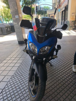 Suzuki V-Strom Adventure Moto